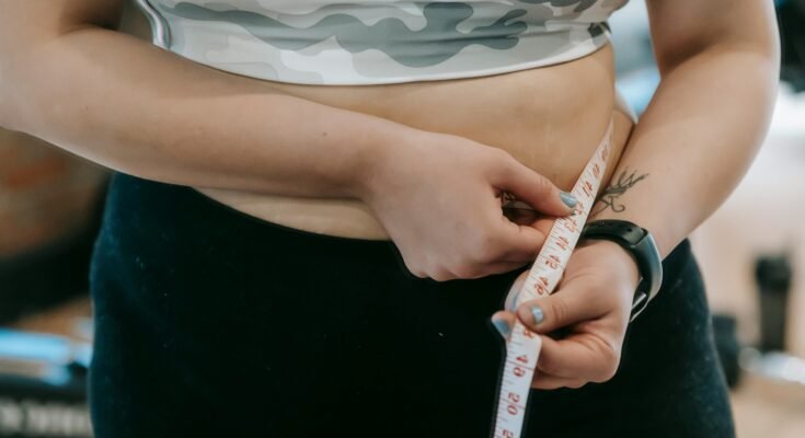 "How to Lose Weight Fast and Keep It Off: A Complete Guide to Sustainable Weight Loss"